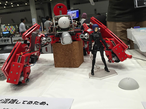 向かい側はロジコマのブース