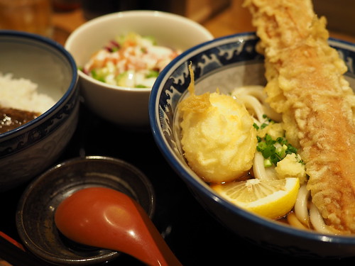 東京駅・釜たけうどん